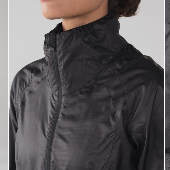 Lululemon Run With It Jacket Black 4 Packable Windbreaker Travel Hike Pullover - Picture 3 of 8